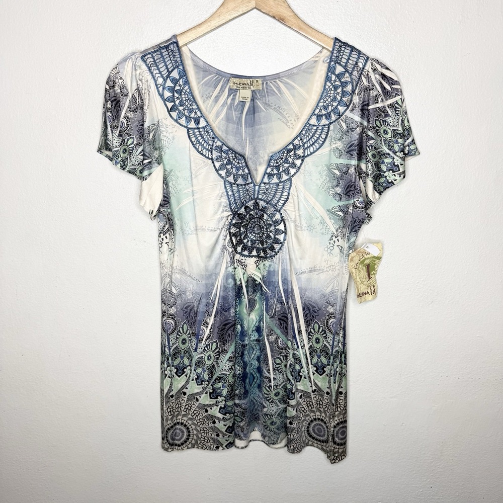 New One World Blue Green Short Sleeve V-neck Stretch T-Shirt Women's Small Boho